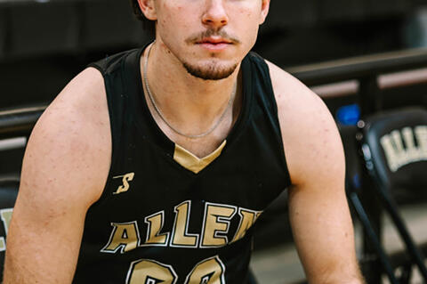 Allen High School basketball standout Kayd Bell has earned one of the state’s most exclusive honors, having been selected for the Oklahoma Basketball Coaches Association (OBCA) Academic All-State Super 5 team. Kayd is one of only five players statewide to be chosen for the elite squad. The accolade highlights a stellar athletic and academic career for Bell, who is a Class of 2026 Valedictorian with a 4.0 GPA and an ACT score of 31. He is the son of Frankie and Mindy Bell.