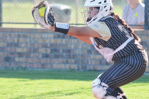 Allen catcher Kaylee Davis