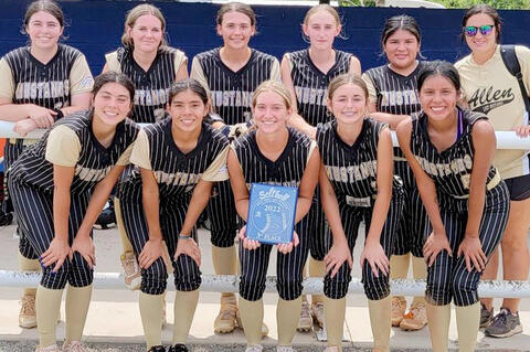 	Congratulations to the 2022 Lady Mustangs Fast Pitch Softball Team 