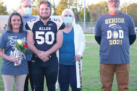 Football / Cheer Seniors and Parents Honored