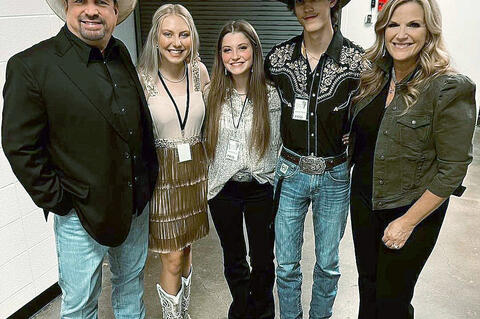 Sienna Rose Performs at National Gala