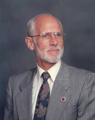 Rites held for Ed Mays