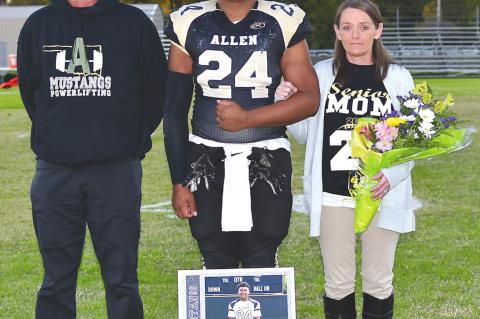 Band, Cheer & Football Seniors Honored